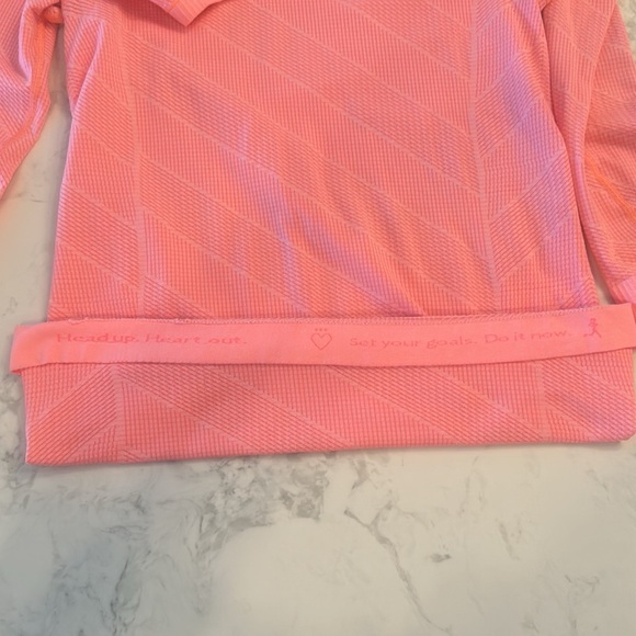 Lululemon - fitted top - size 8 - Picture 5 of 5